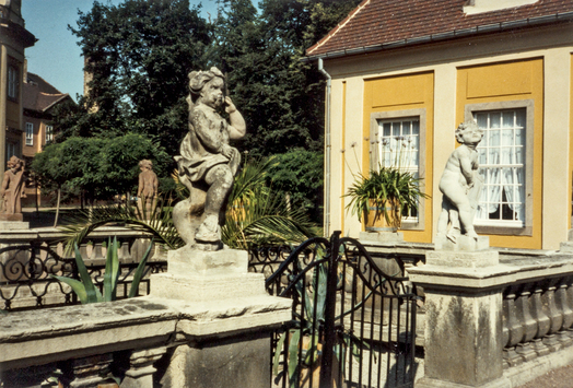 Vorschaubild Bad Lauchstädt, Kurpark, Fassung de Quelle (Foto von 1990)